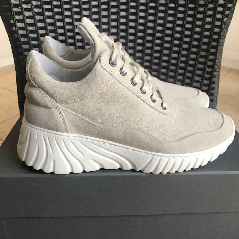 Filling pieces sneakers